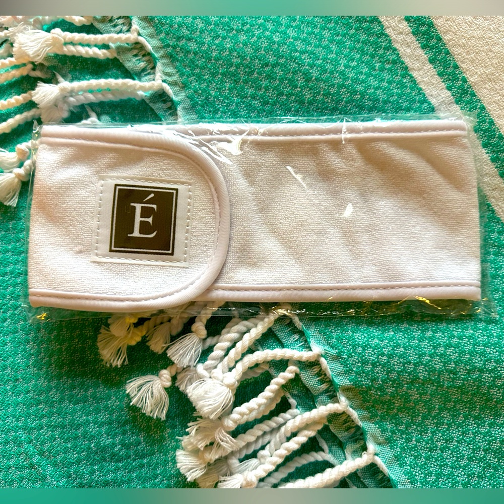 Eminence Organics Skincare 🌾 Reusable velcro headband. NEW